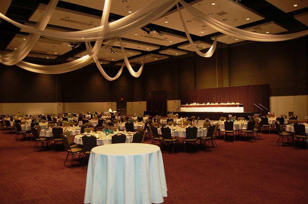 Hilton Fort Wayne At The Grand Wayne Convention Center (Adults Only) Business foto